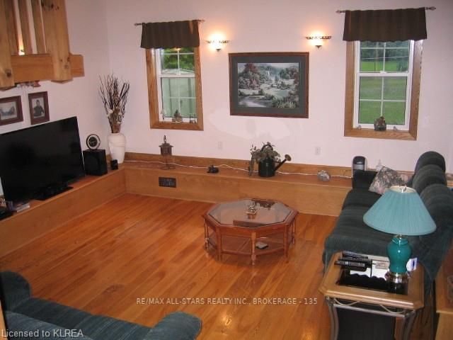 Listing Image 3