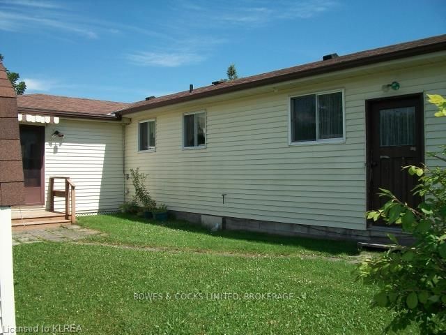 Listing Image 4