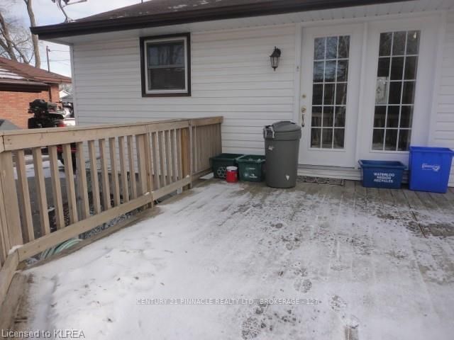 Listing Image 4