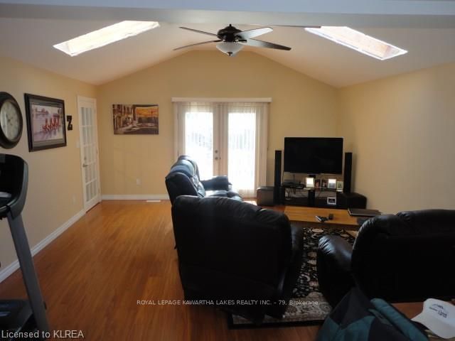 Listing Image 5