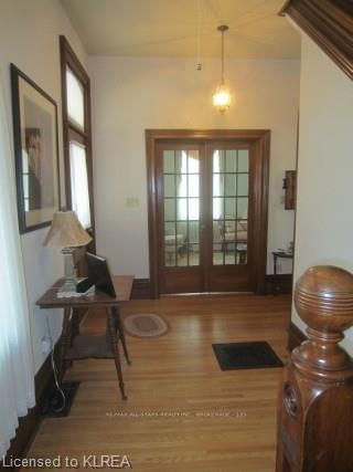Listing Image 4