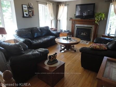 Listing Image 4