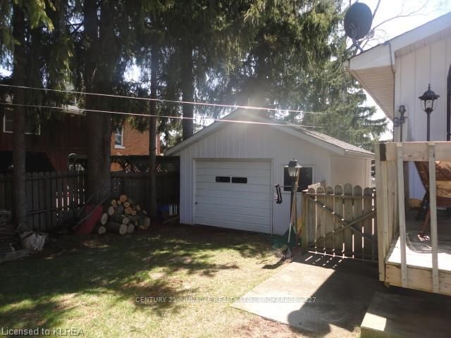 Listing Image 4