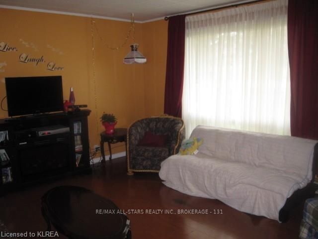 Listing Image 6