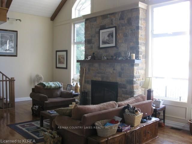 Listing Image 5