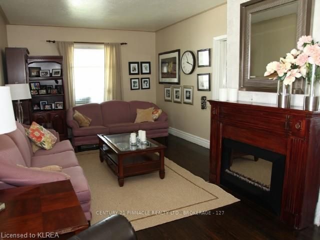 Listing Image 3