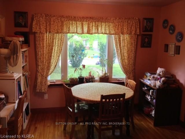 Listing Image 6