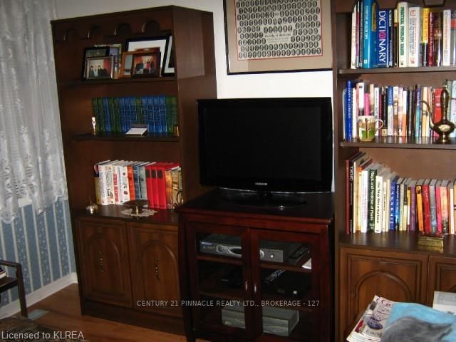 Listing Image 16