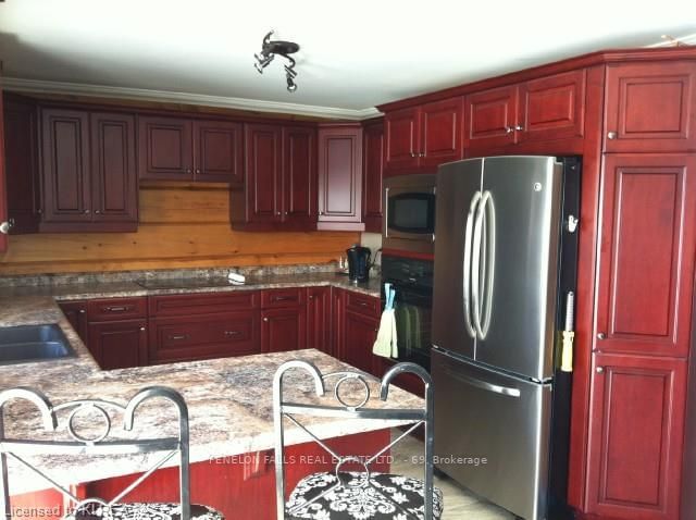 Listing Image 4