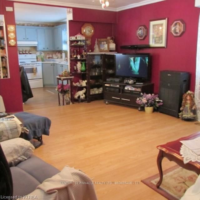 Listing Image 6