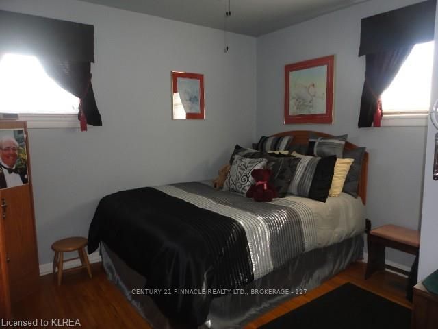 Listing Image 11