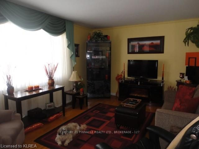 Listing Image 7