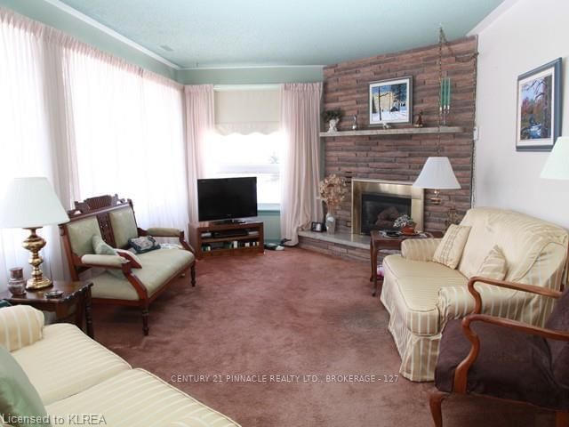 Listing Image 3