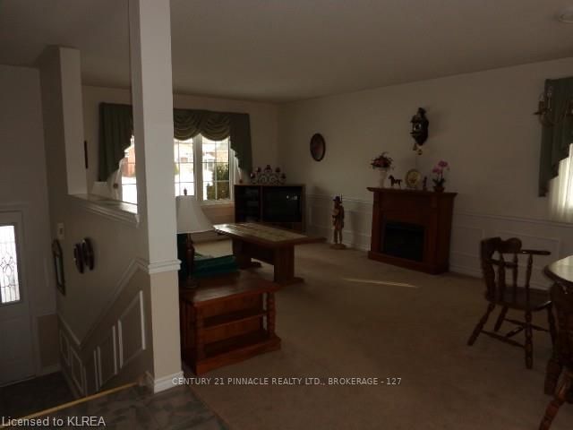 Listing Image 5