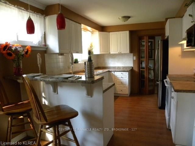 Listing Image 8