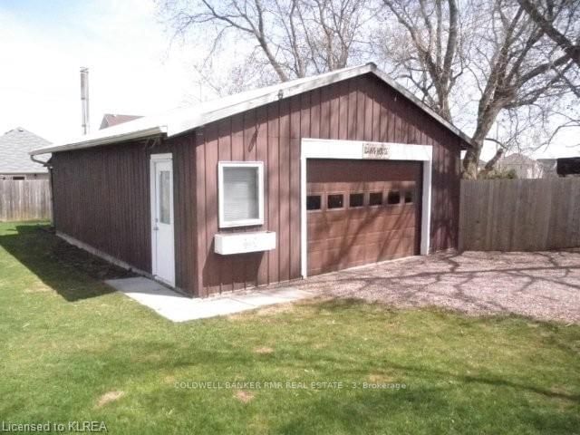 Listing Image 4