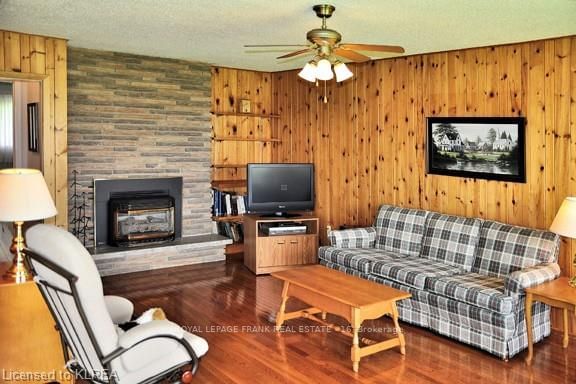 Listing Image 6