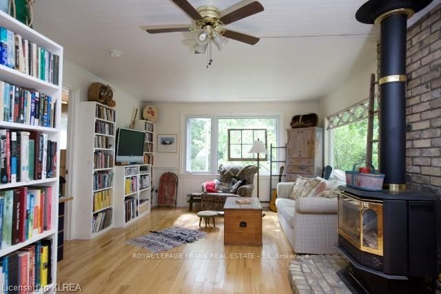 Listing Image 7