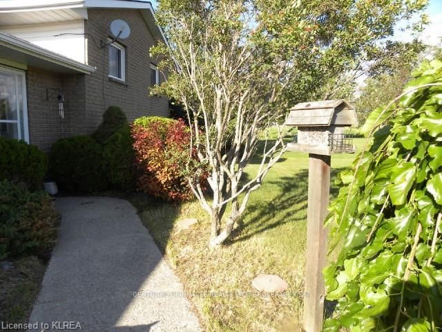 Listing Image 4