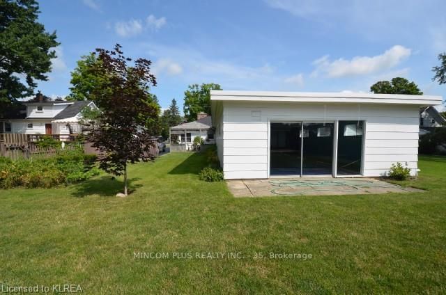 Listing Image 5