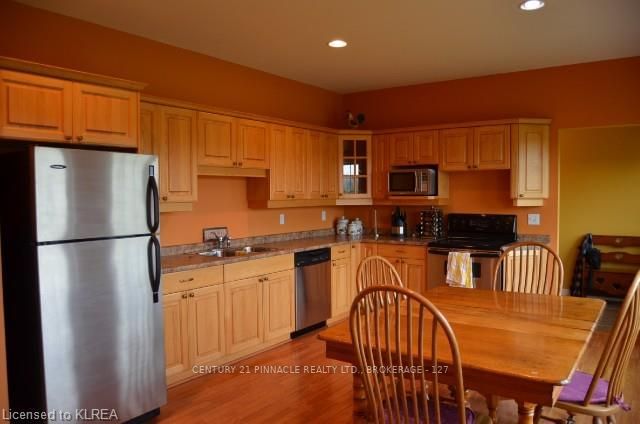 Listing Image 9