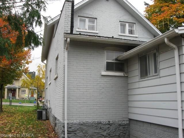 221 Kent St W, Kawartha Lakes, K9V 2Z1 | Image 2