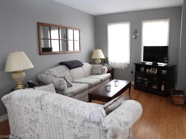 Listing Image 7