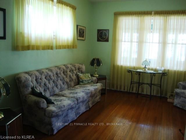 Listing Image 7