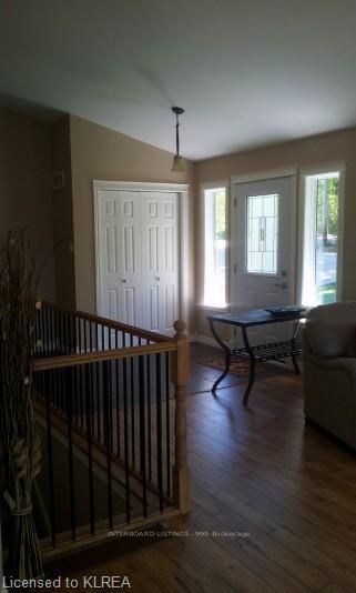 Listing photo 2