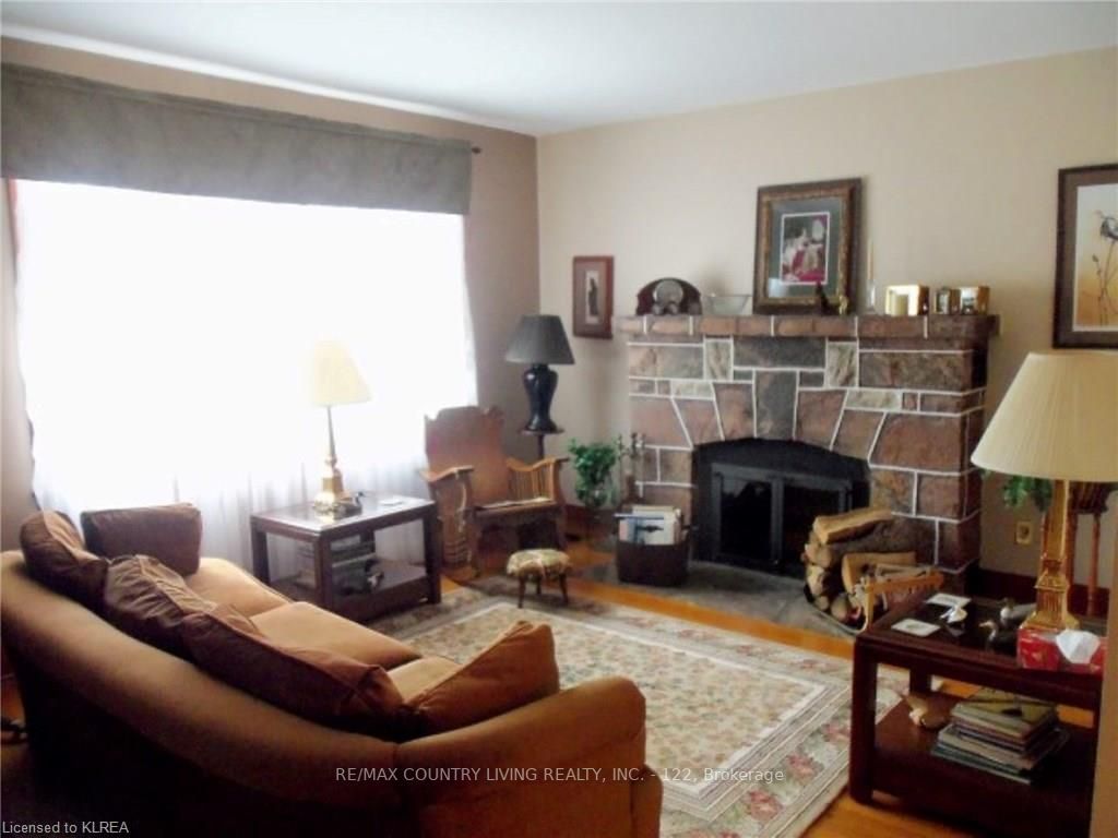 Listing Image 5