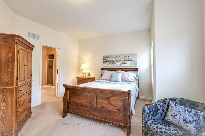 197 Mcgill Dr, Kawartha Lakes, K9V 4R4 | Image 2