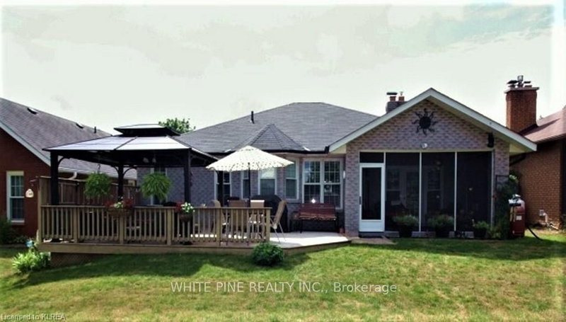 37 Russell Hill Rd, Kawartha Lakes, K0M 1A0 | Image 2