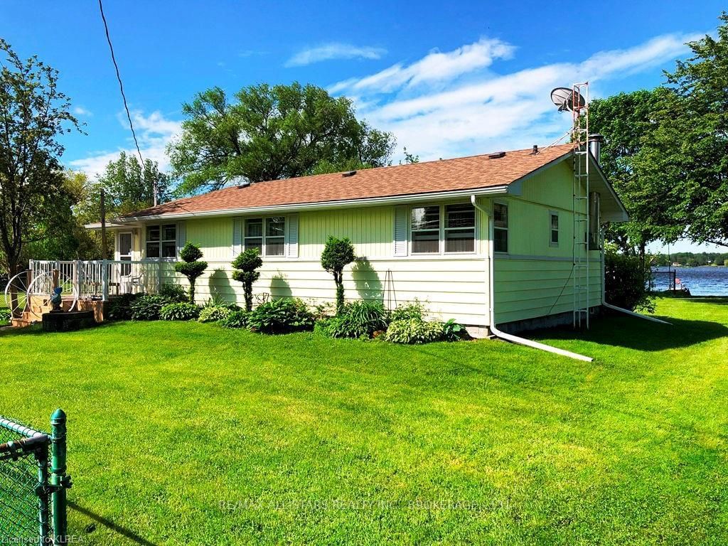 Listing Image 4