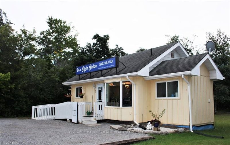 7 Kingsway Dr, Kawartha Lakes, K0M 1A0 | Image 2