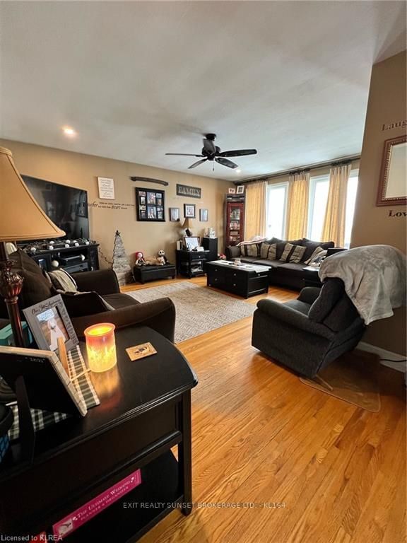 Listing Image 3