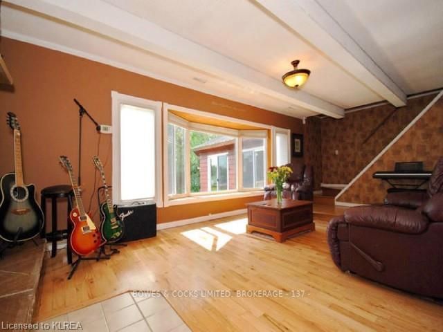Listing Image 7
