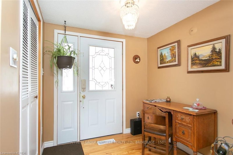 14 Wychwood Dr E, Kawartha Lakes, K0M 1N0 | Image 3