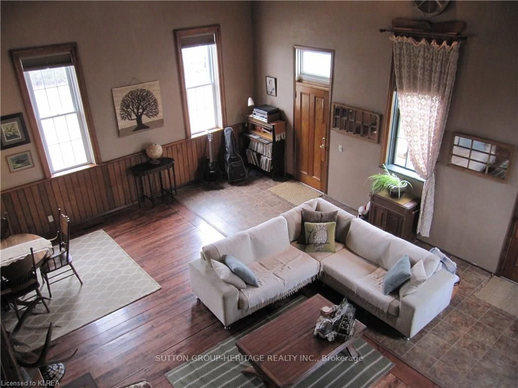Listing Image 7