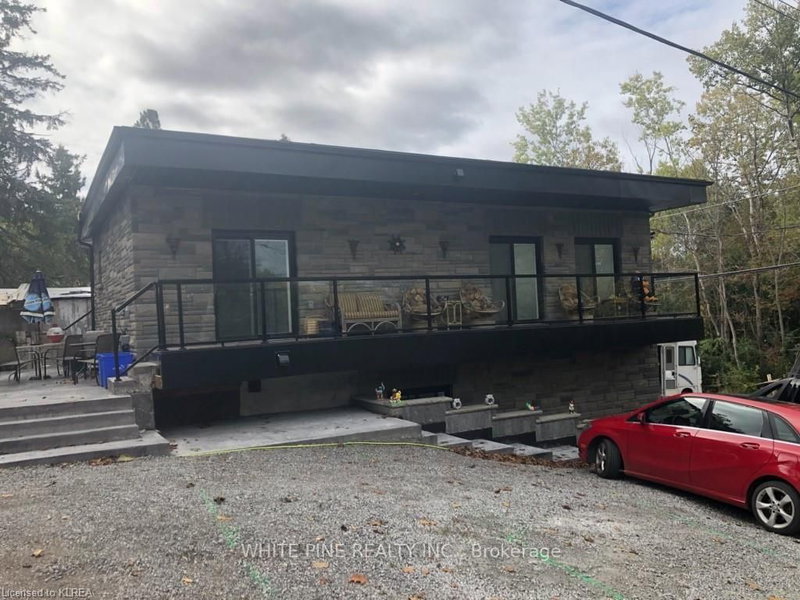 31 Silver Birch St, Kawartha Lakes, K0M 1L0 | Image 2