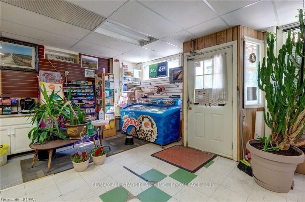 Listing Image 19