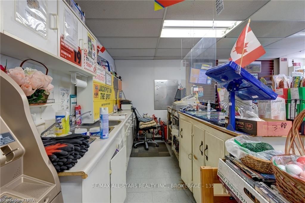 Listing Image 20