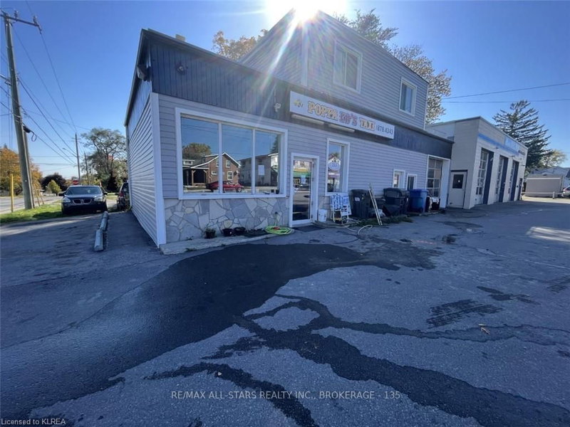 Unit 2 - 117 Queen St, Kawartha Lakes, K9V 1G7 | Image 2