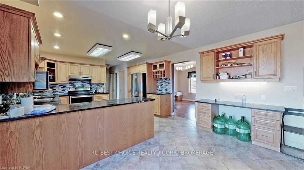 Listing Image 19