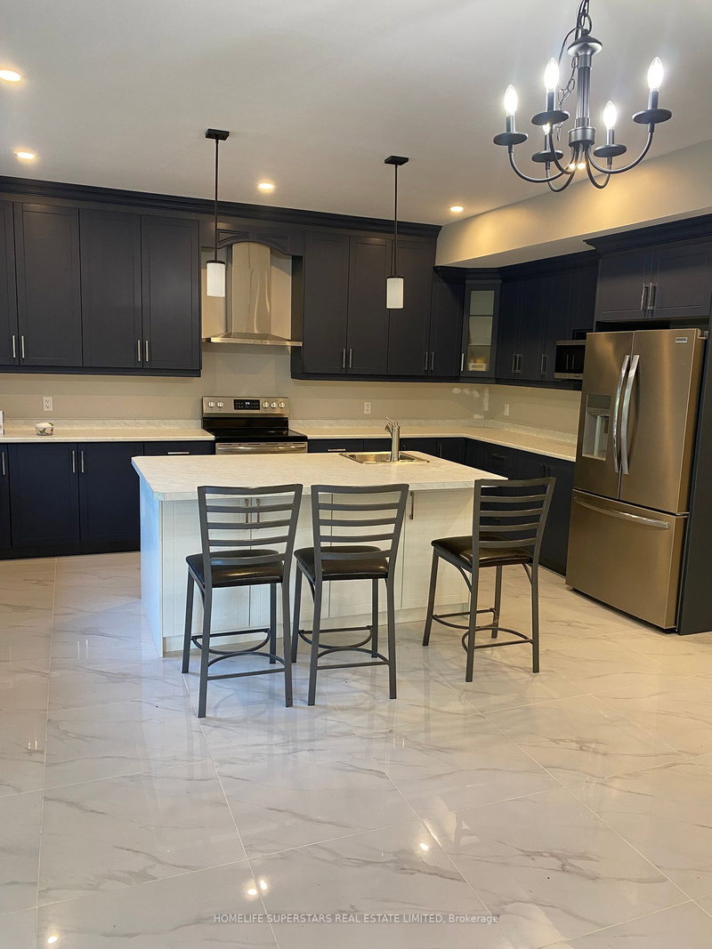 306 Jarvis St E, Fort Erie, L2A 2S8 | Image 2