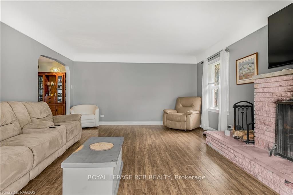 Listing Image 7