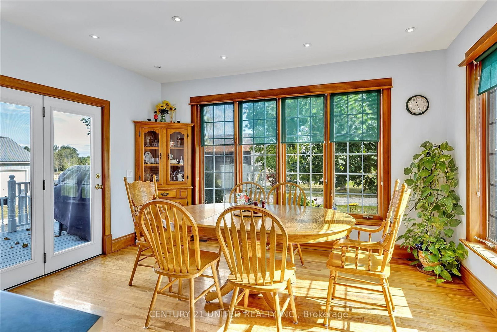 Listing Image 11