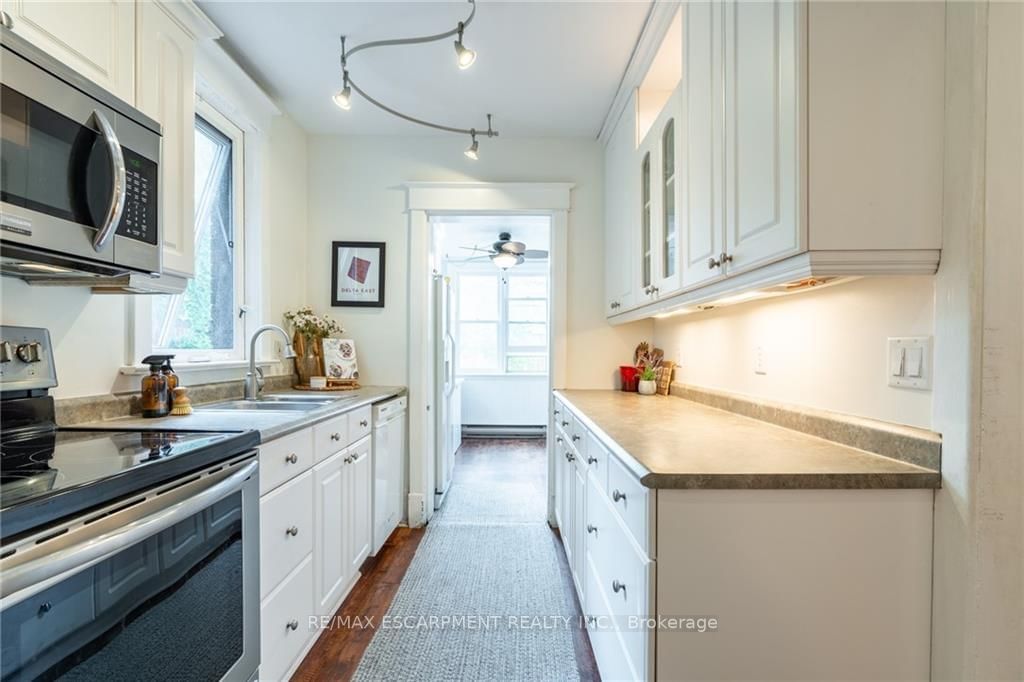 Listing Image 16