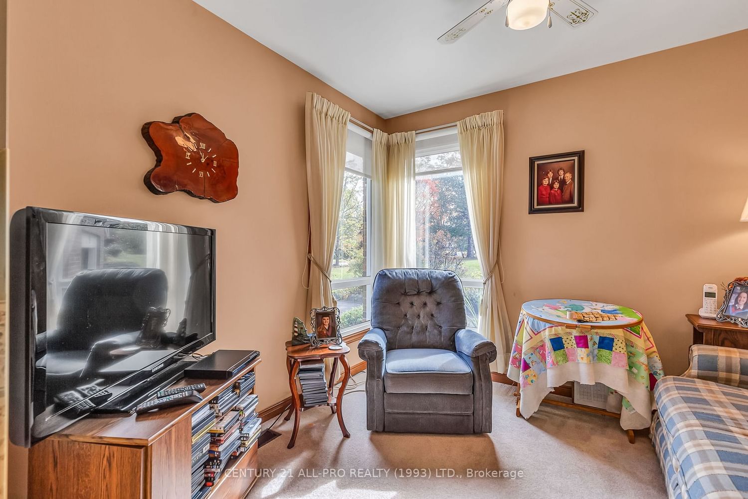 Listing Image 5