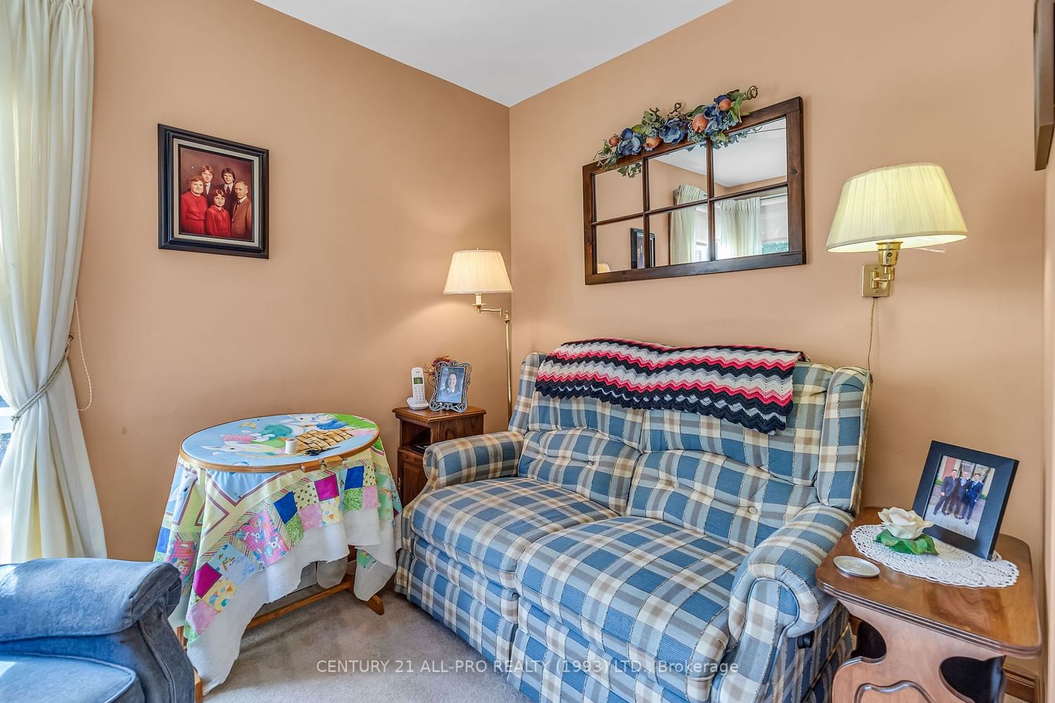 Listing Image 6
