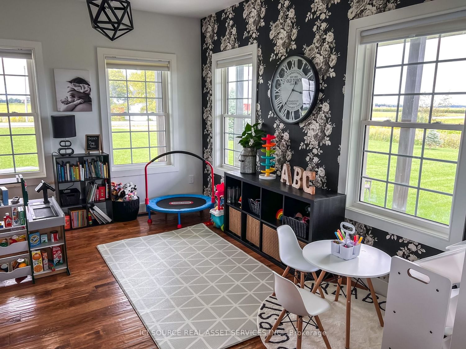 Listing Image 13